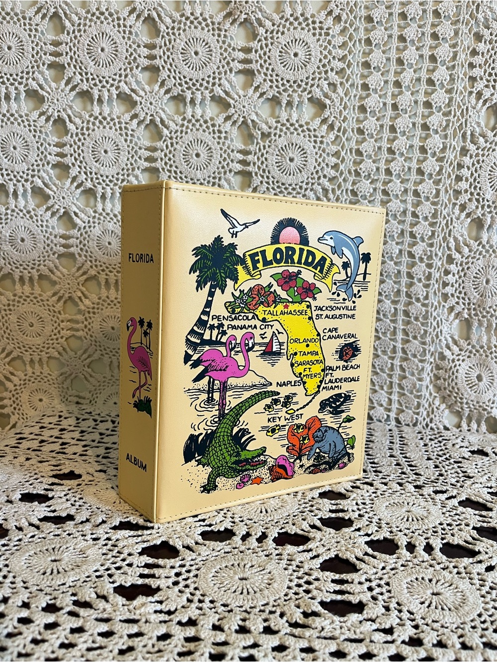 Vintage style 4x6 photo album embossed faux leather Florida sea life 200pics